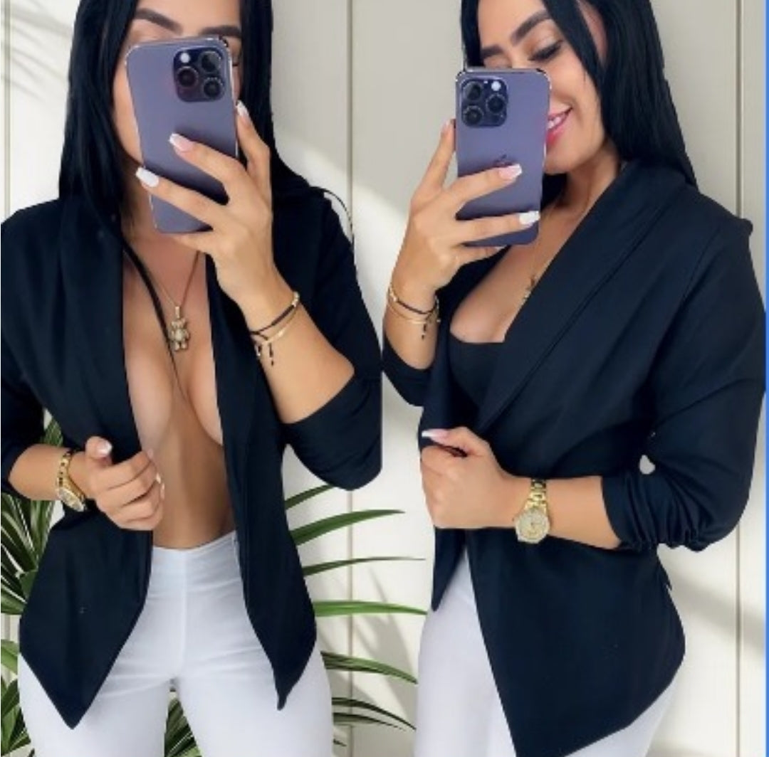 blazer con estilo push up en la manga