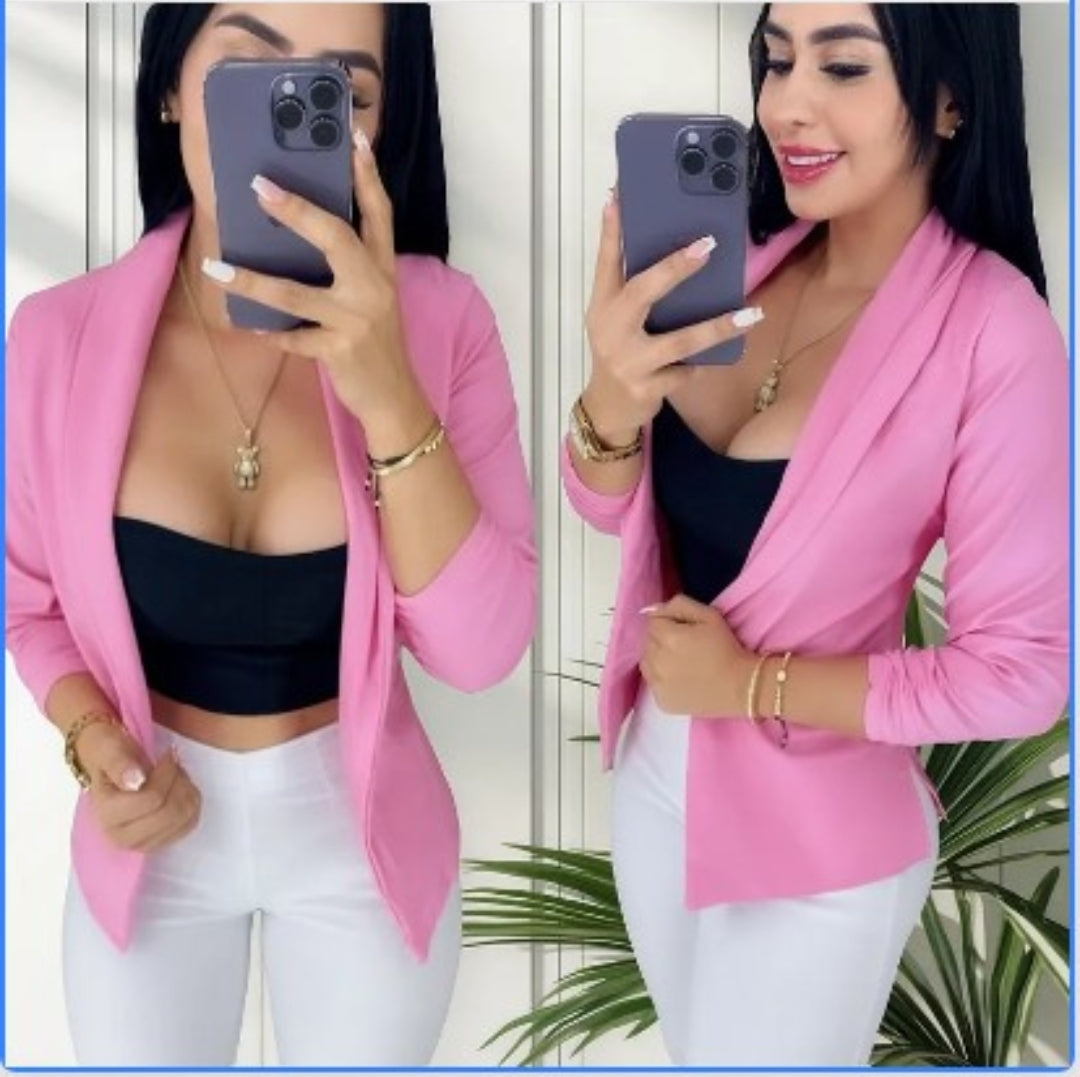 blazer con estilo push up en la manga